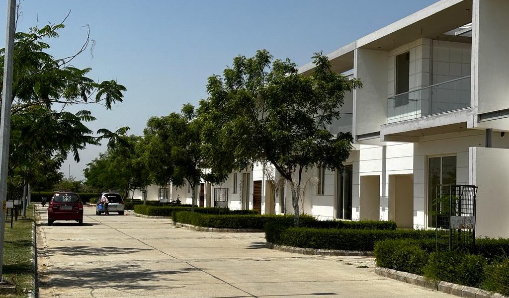 Suncity Anantam - Villa